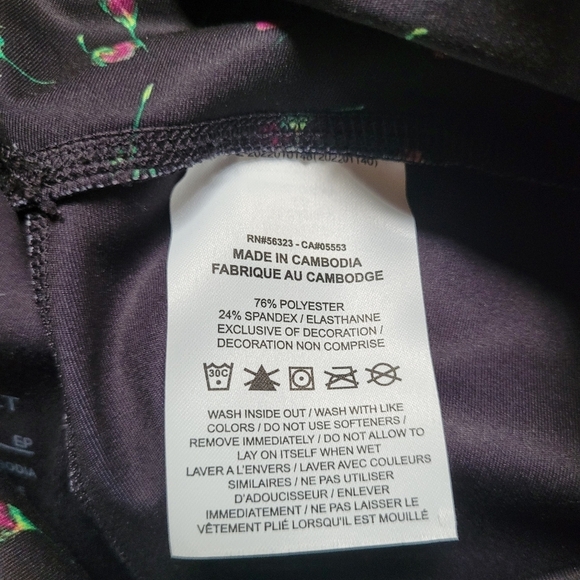 NIKE Women's Dri-FIT One Luxe Black Roses Size XS Full Length Leggings - Picture 8 of 8